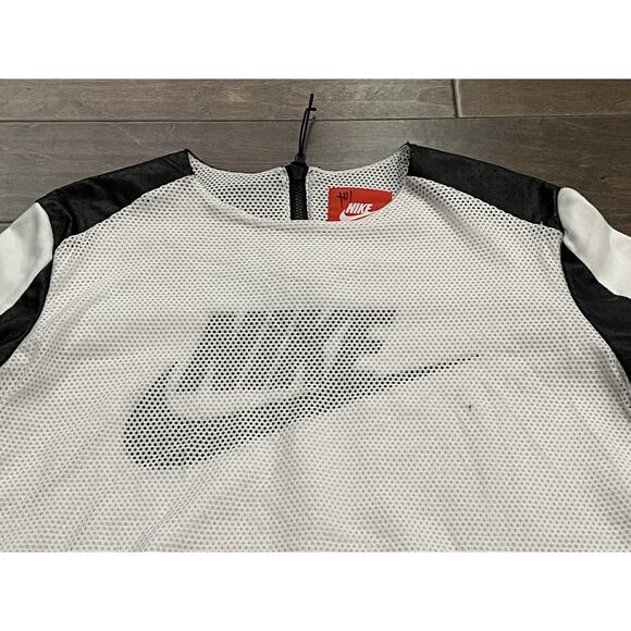 Nike Womens White Black Perforated 3/4 Sleeve Crew Top Size XL 749122-100 $120 - Picture 4 of 12